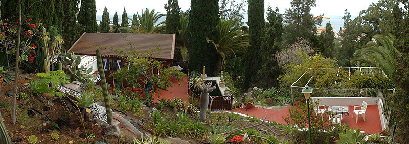 Grosse Terrassenlandschaft im Park